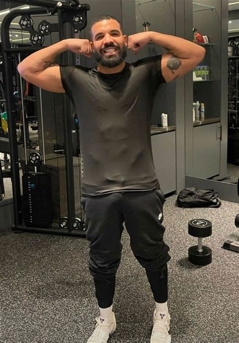 drake bulge|Best Celebrity Bulge Photos